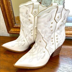 New MIA Women's Western Embroidered Boots with pearls.  - Off-White.
